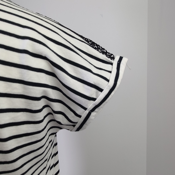 Pepper and Mint London black & white striped v-neck short sleeve shirt, sz S - Picture 4 of 7